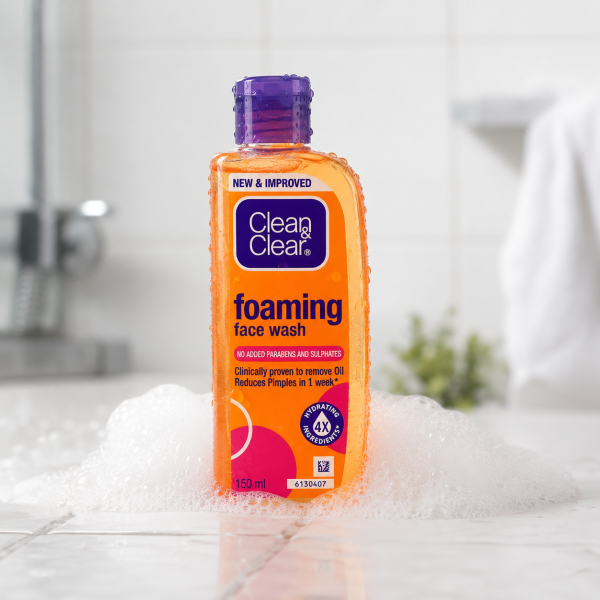 Clean & Clear Foaming Face Wash
