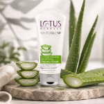 Lotus Herbal Whiteglow Facewash