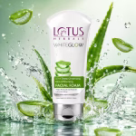 Lotus Herbal Whiteglow Facewash